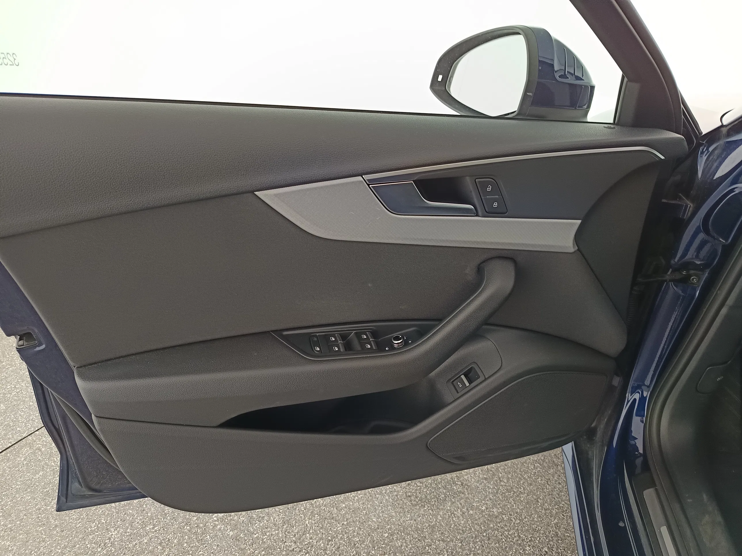 Audi A4 Avant 40 2.0 TDI quattro | Bild 11 von 31