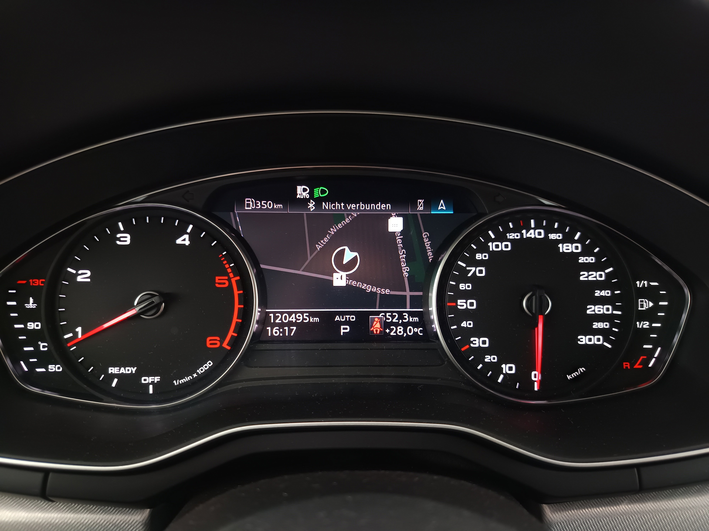 Audi A4 Avant 40 2.0 TDI quattro | Bild 14 von 31