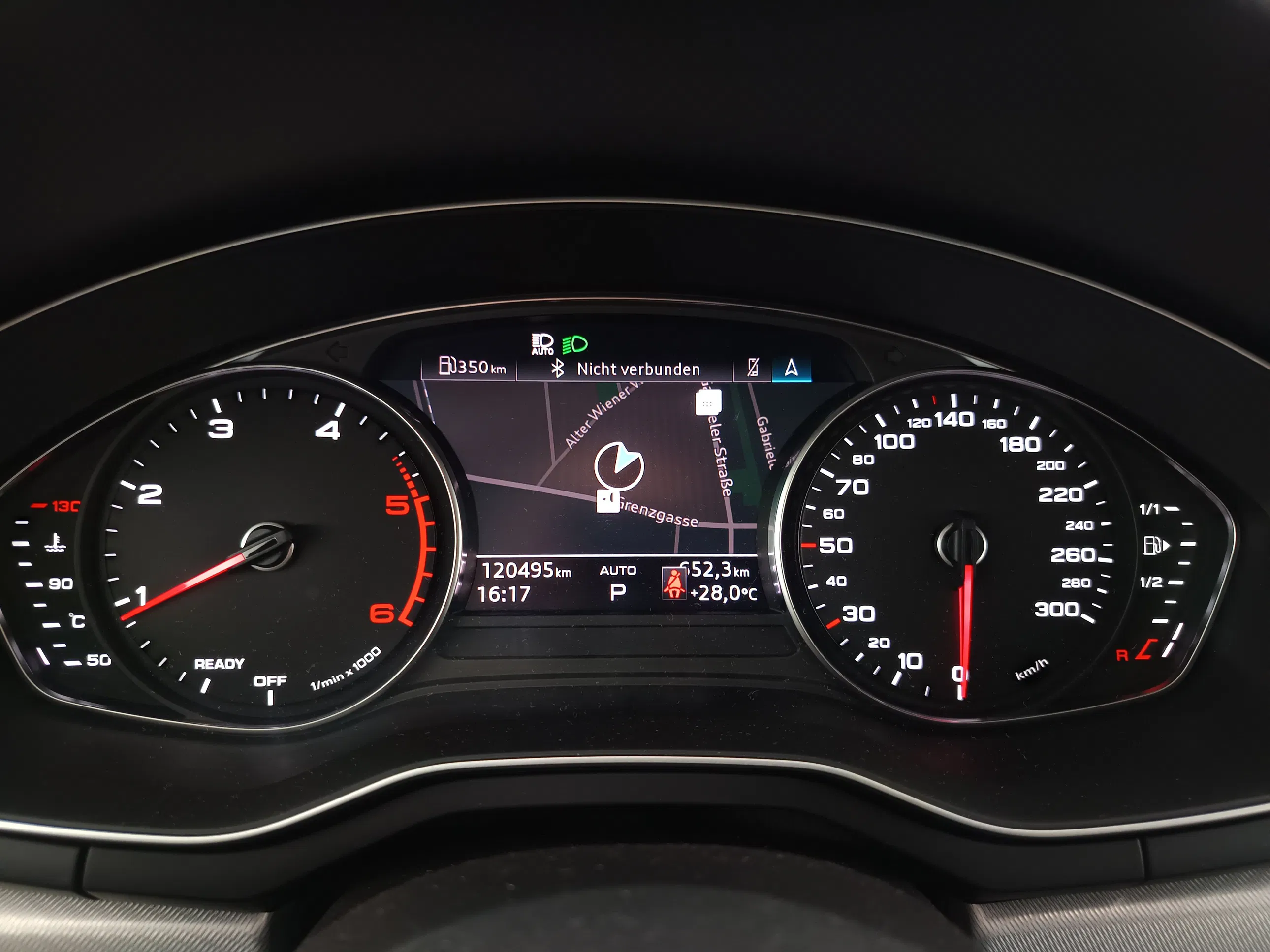 Audi A4 Avant 40 2.0 TDI quattro | Bild 14 von 31