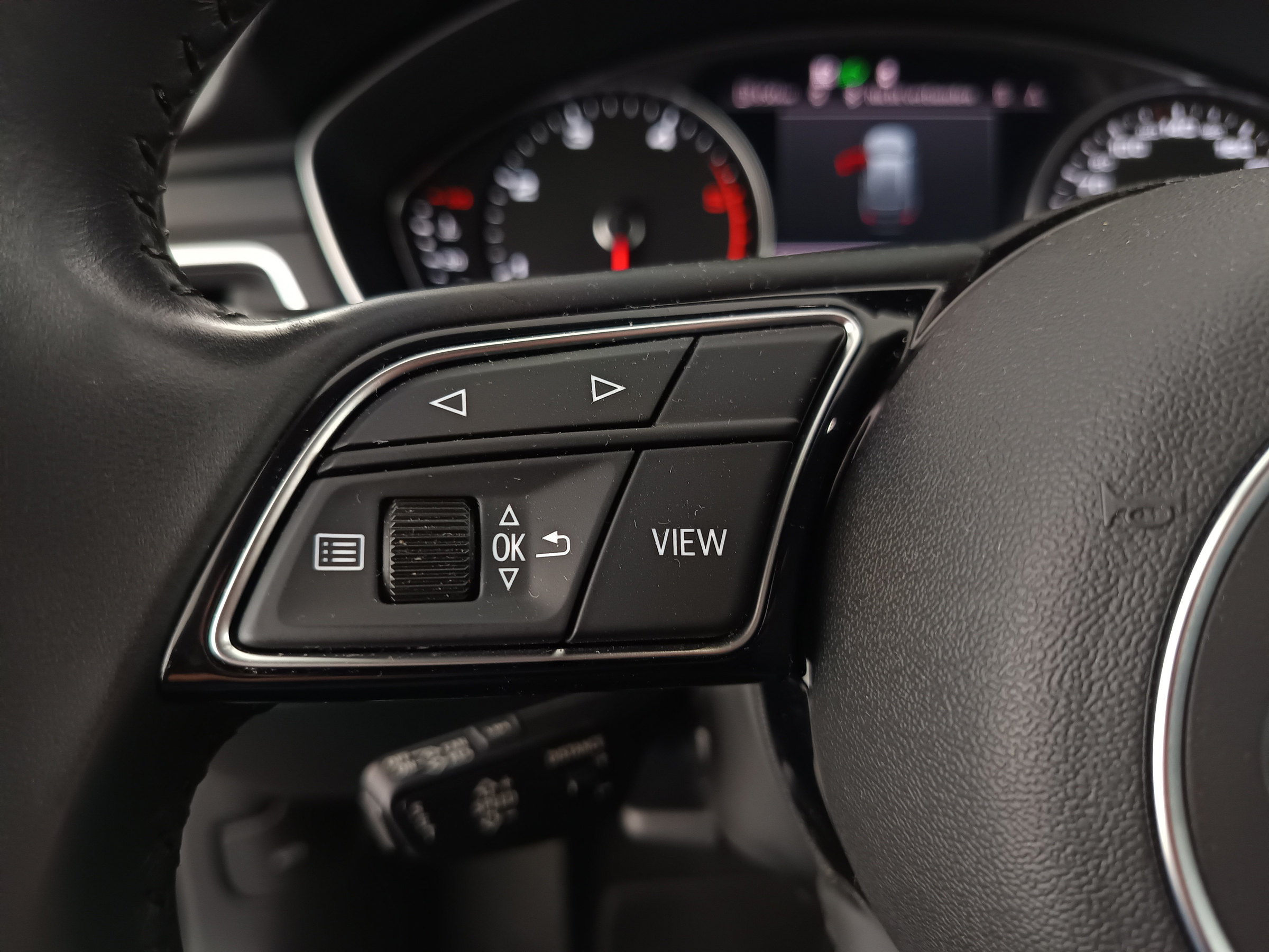 Audi A4 Avant 40 2.0 TDI quattro | Bild 15 von 31