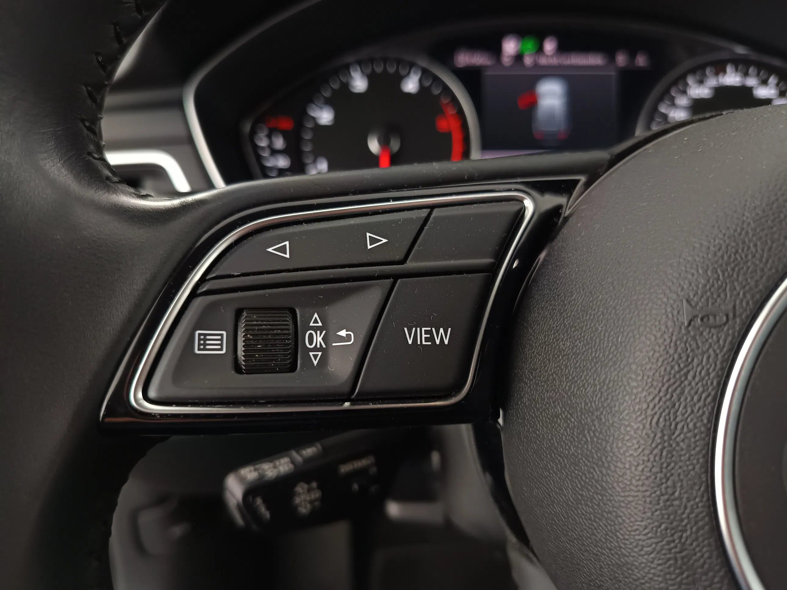 Audi A4 Avant 40 2.0 TDI quattro | Bild 15 von 31