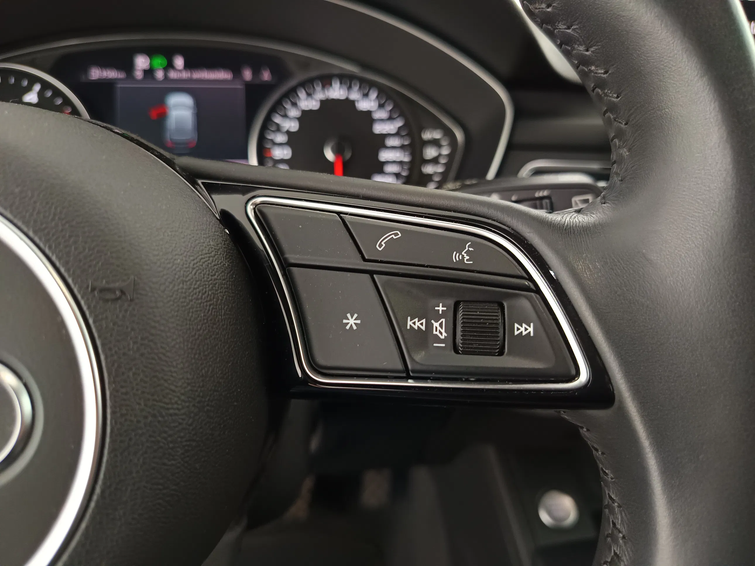 Audi A4 Avant 40 2.0 TDI quattro | Bild 16 von 31