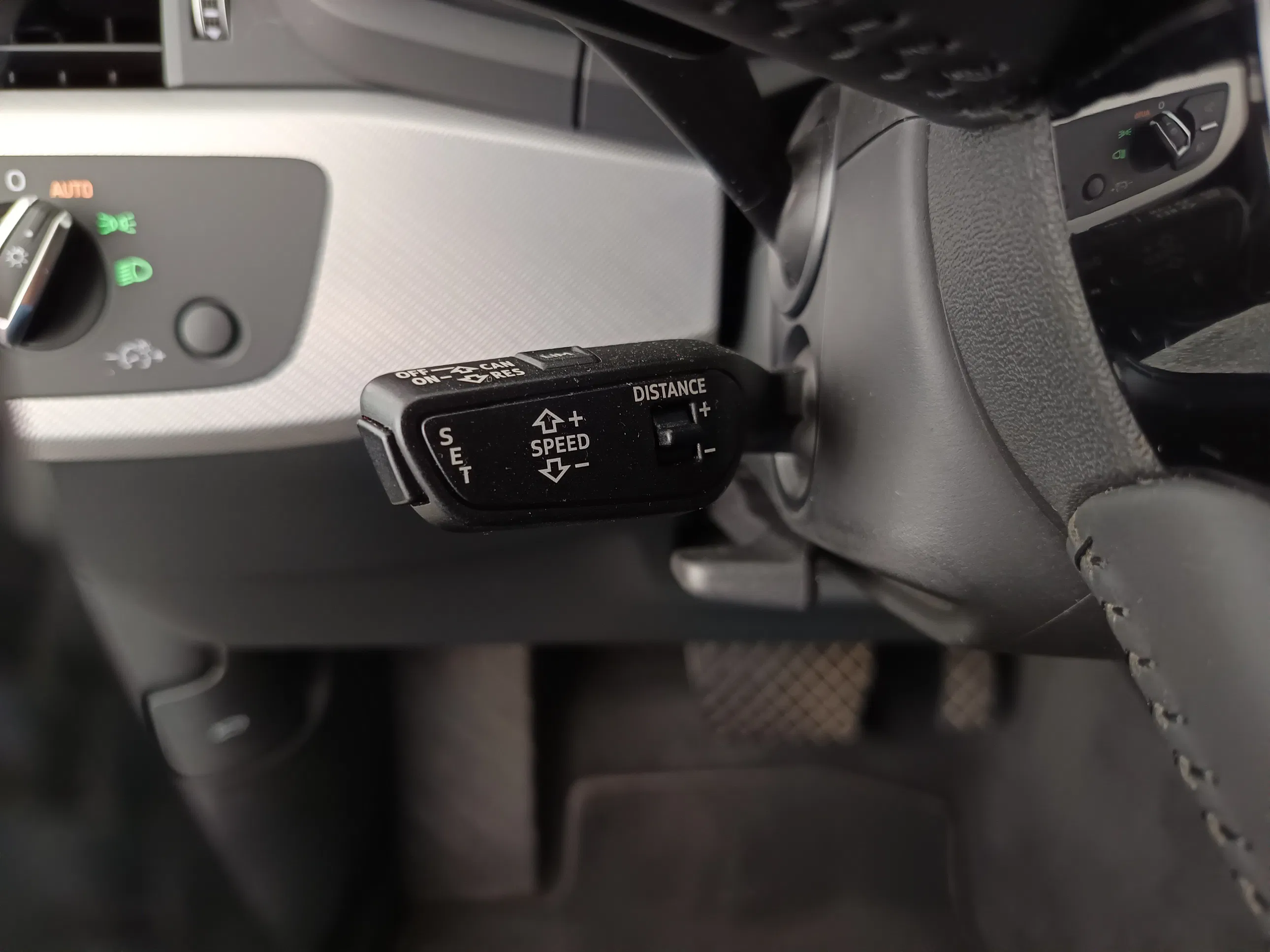 Audi A4 Avant 40 2.0 TDI quattro | Bild 17 von 31