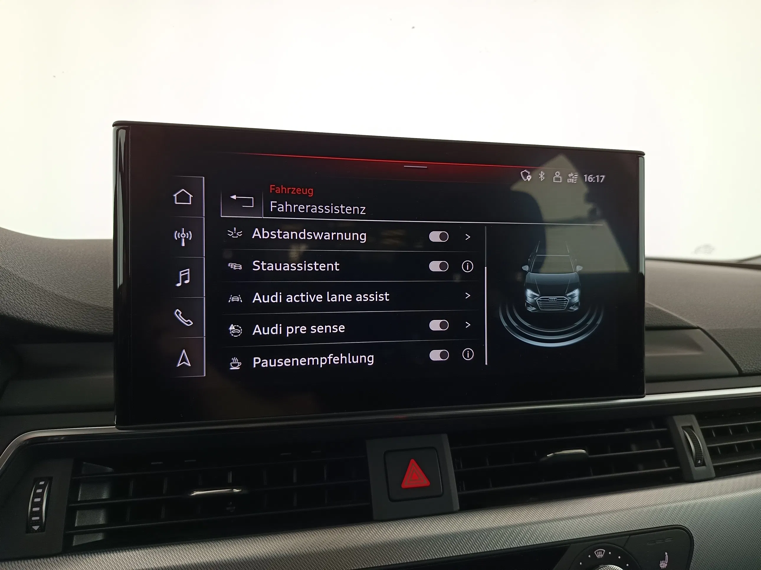 Audi A4 Avant 40 2.0 TDI quattro | Bild 21 von 31