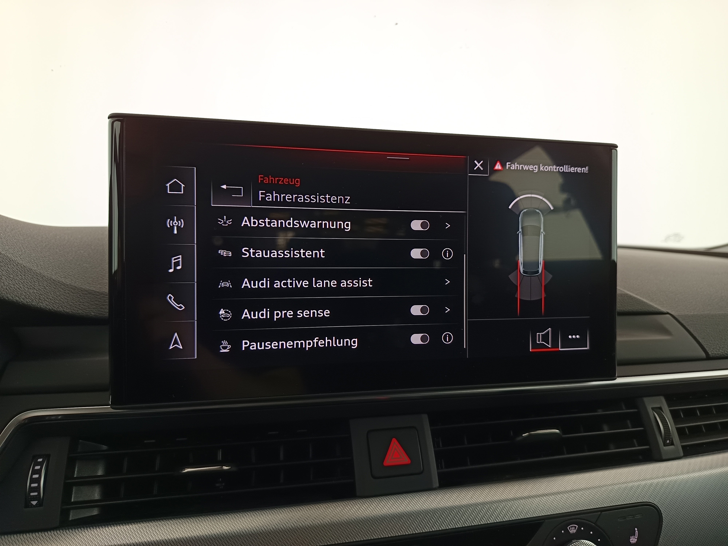 Audi A4 Avant 40 2.0 TDI quattro | Bild 22 von 31