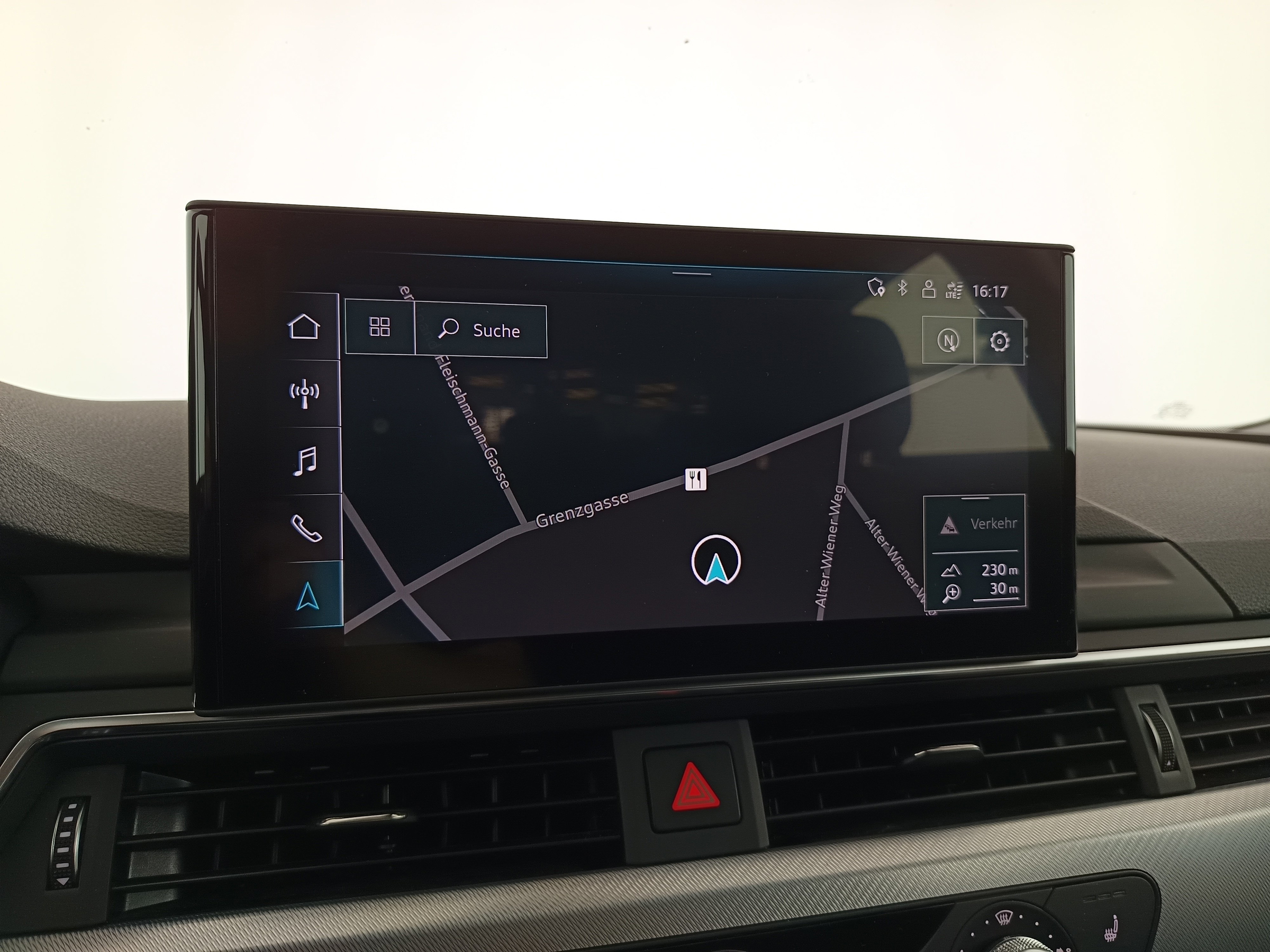 Audi A4 Avant 40 2.0 TDI quattro | Bild 23 von 31