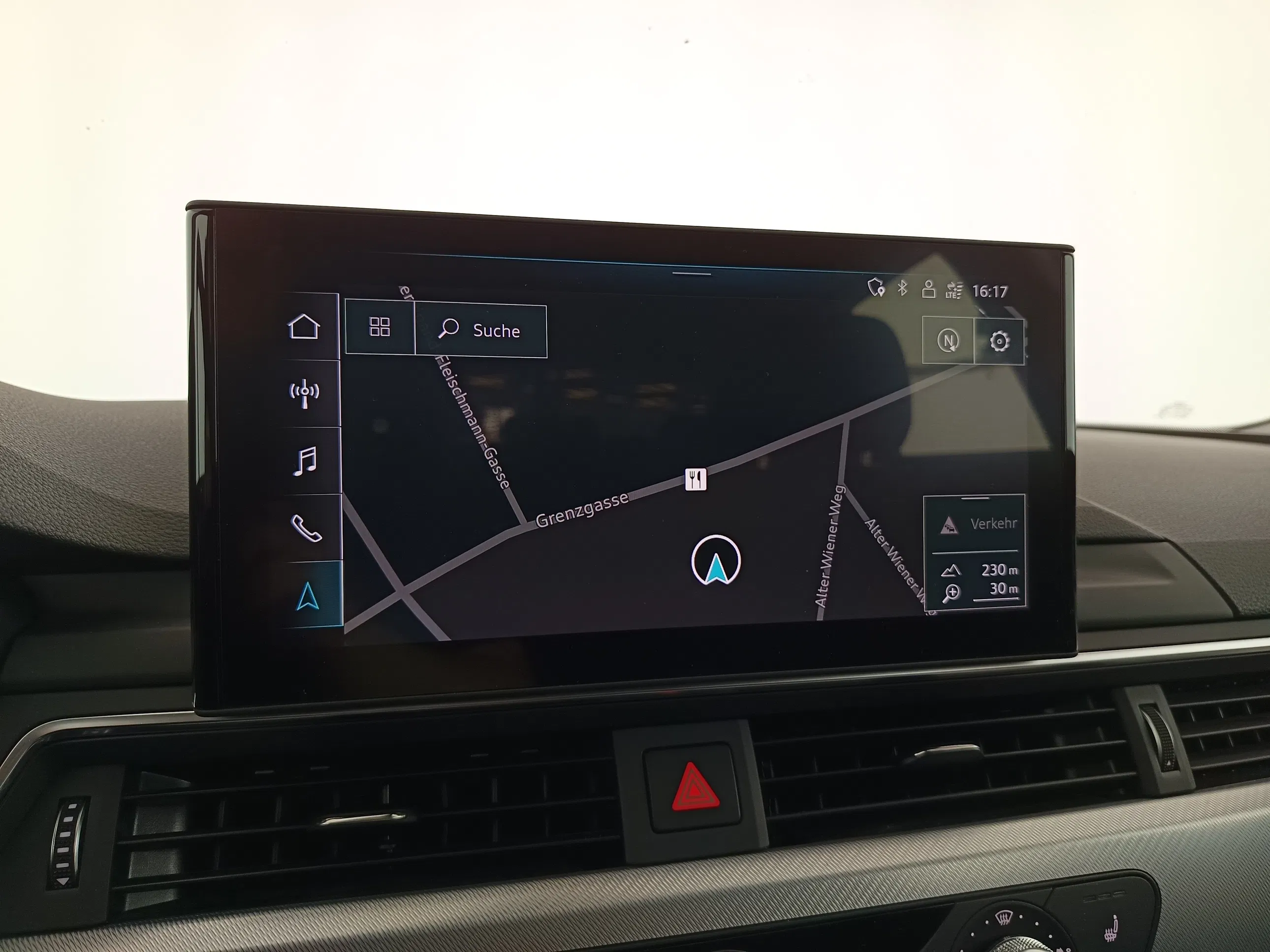 Audi A4 Avant 40 2.0 TDI quattro | Bild 23 von 31