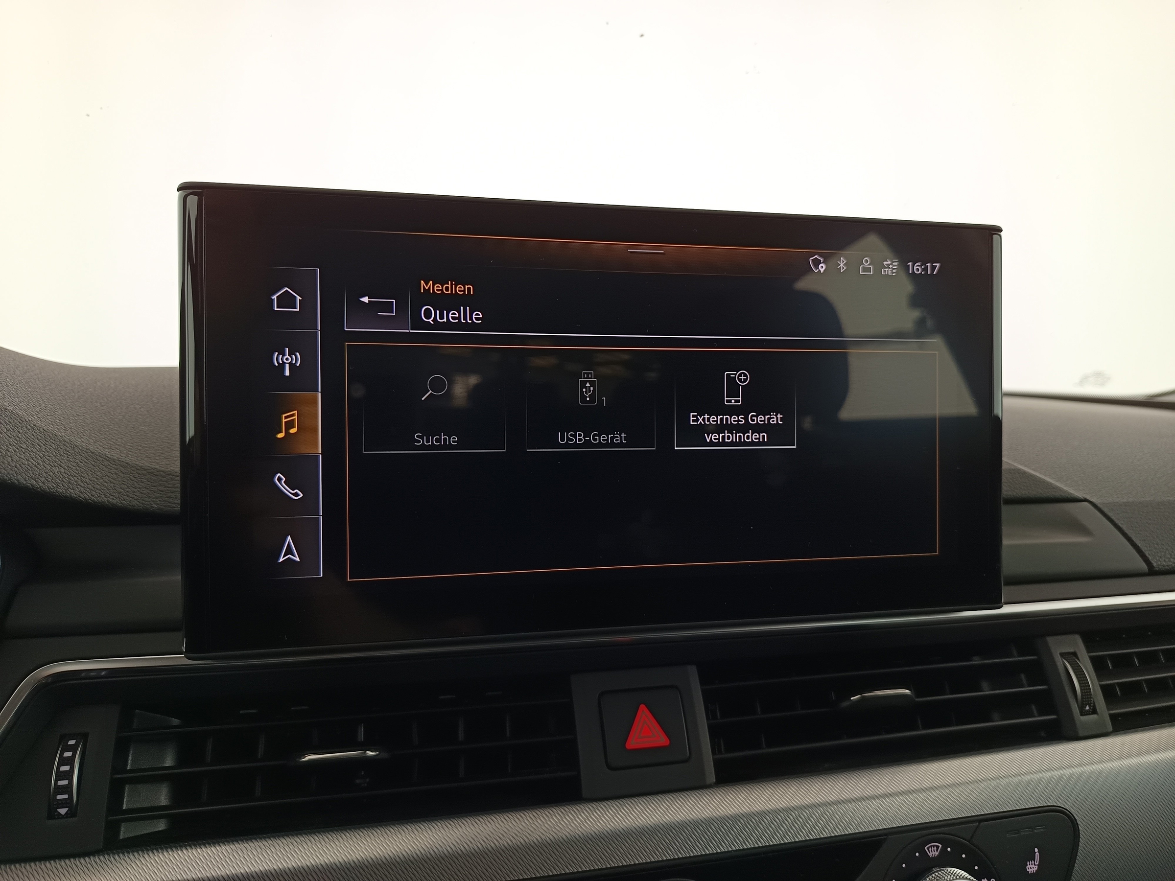 Audi A4 Avant 40 2.0 TDI quattro | Bild 25 von 31