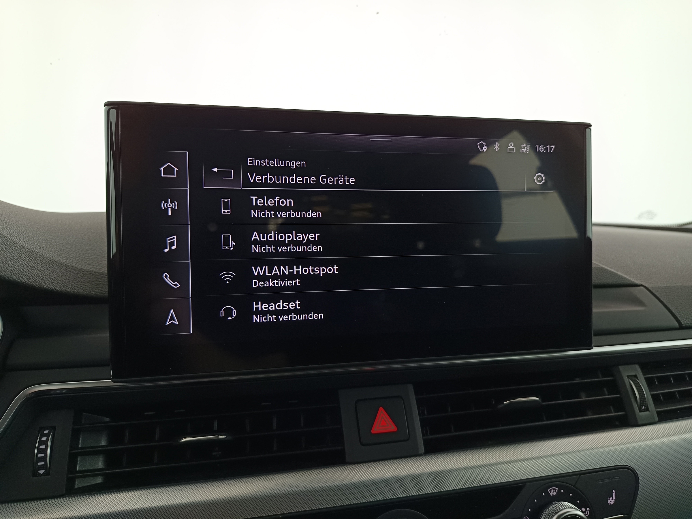 Audi A4 Avant 40 2.0 TDI quattro | Bild 26 von 31