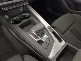 Audi A4 Avant 40 2.0 TDI quattro | Thumbnail 28 von 31