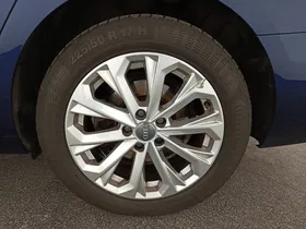 Audi A4 Avant 40 2.0 TDI quattro | Thumbnail 10 von 31