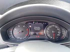 Audi A4 Avant 40 2.0 TDI quattro | Thumbnail 13 von 24
