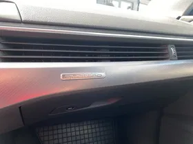 Audi A4 Avant 40 2.0 TDI quattro | Thumbnail 16 von 24