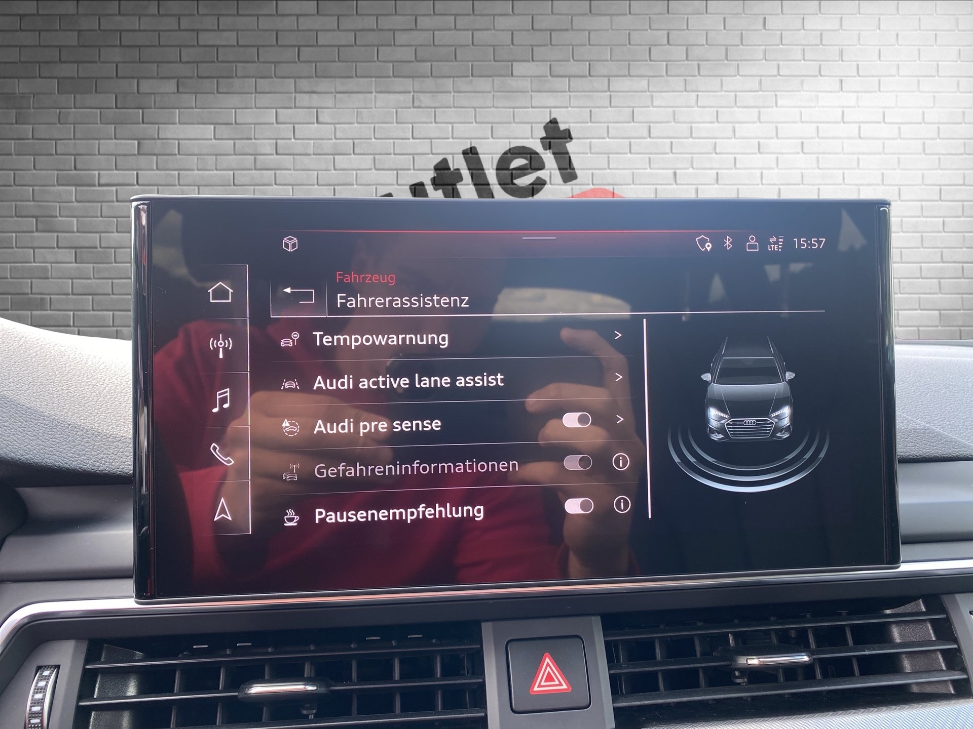 Audi A4 Avant 40 2.0 TDI quattro | Bild 18 von 24