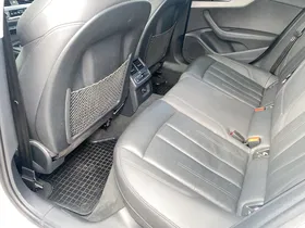 Audi A4 Avant 40 2.0 TDI quattro | Thumbnail 20 von 24