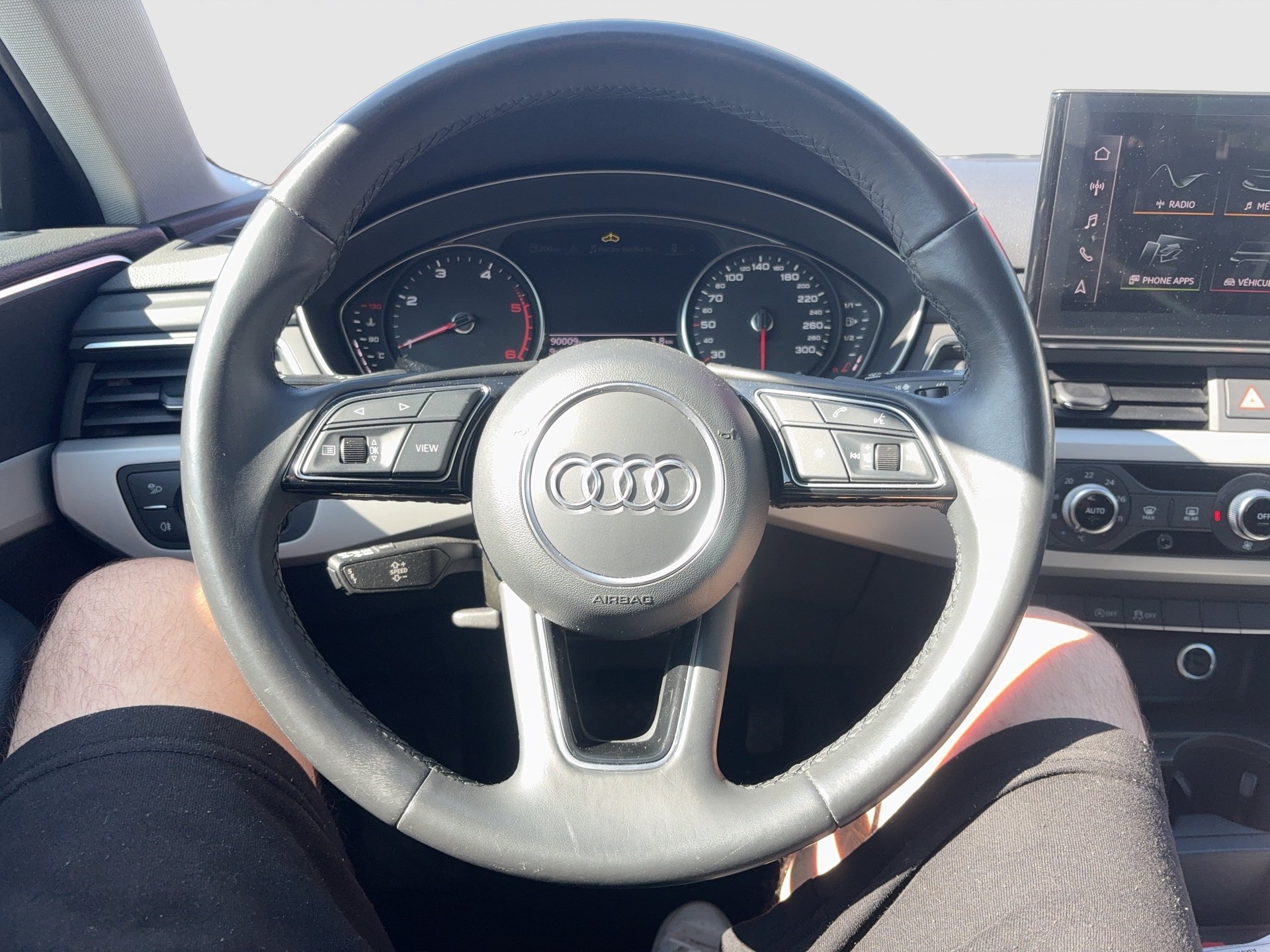Audi A4 Avant 30 2.0 TDI | Bild 12 von 22