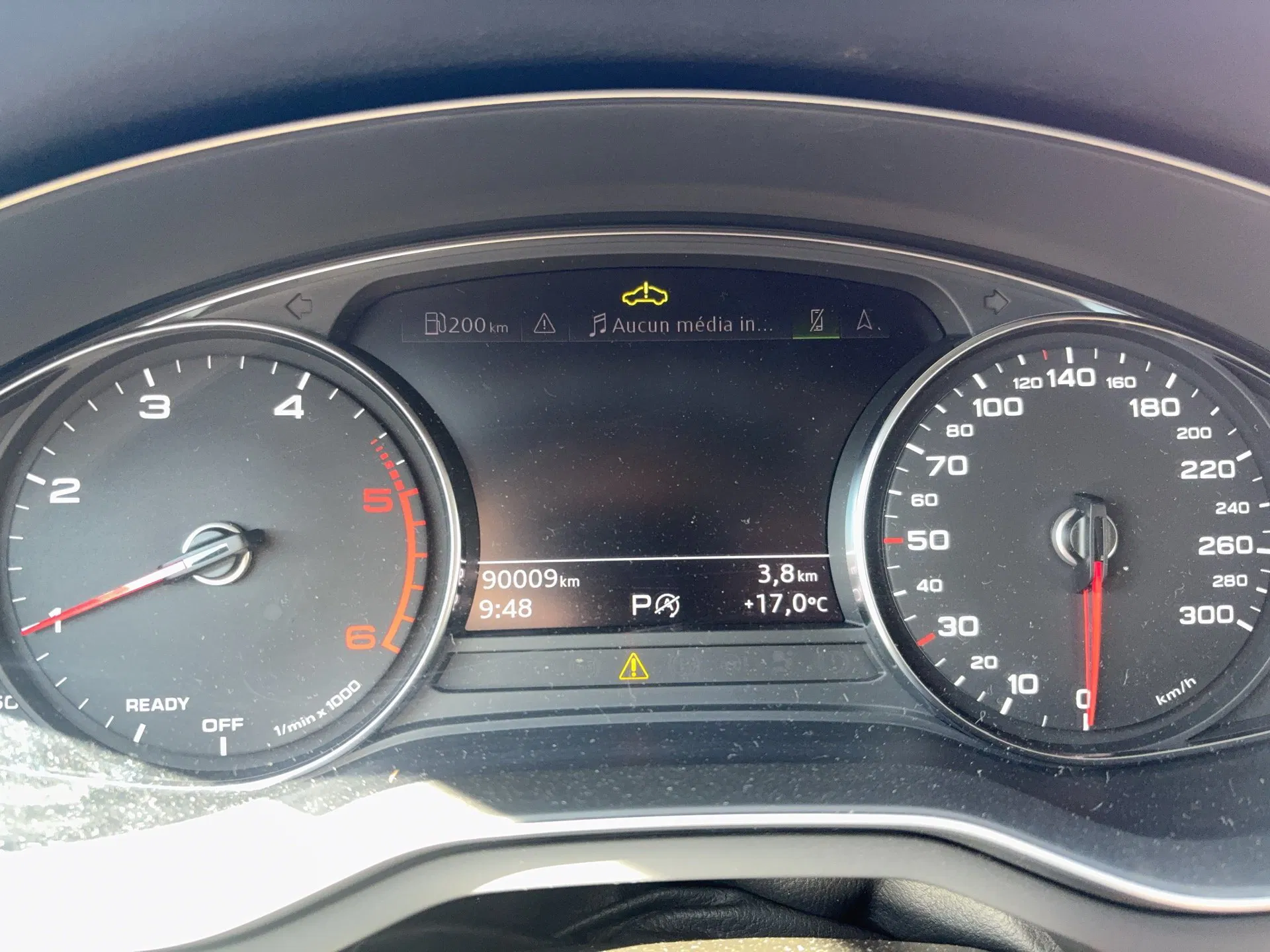 Audi A4 Avant 30 2.0 TDI | Bild 13 von 22