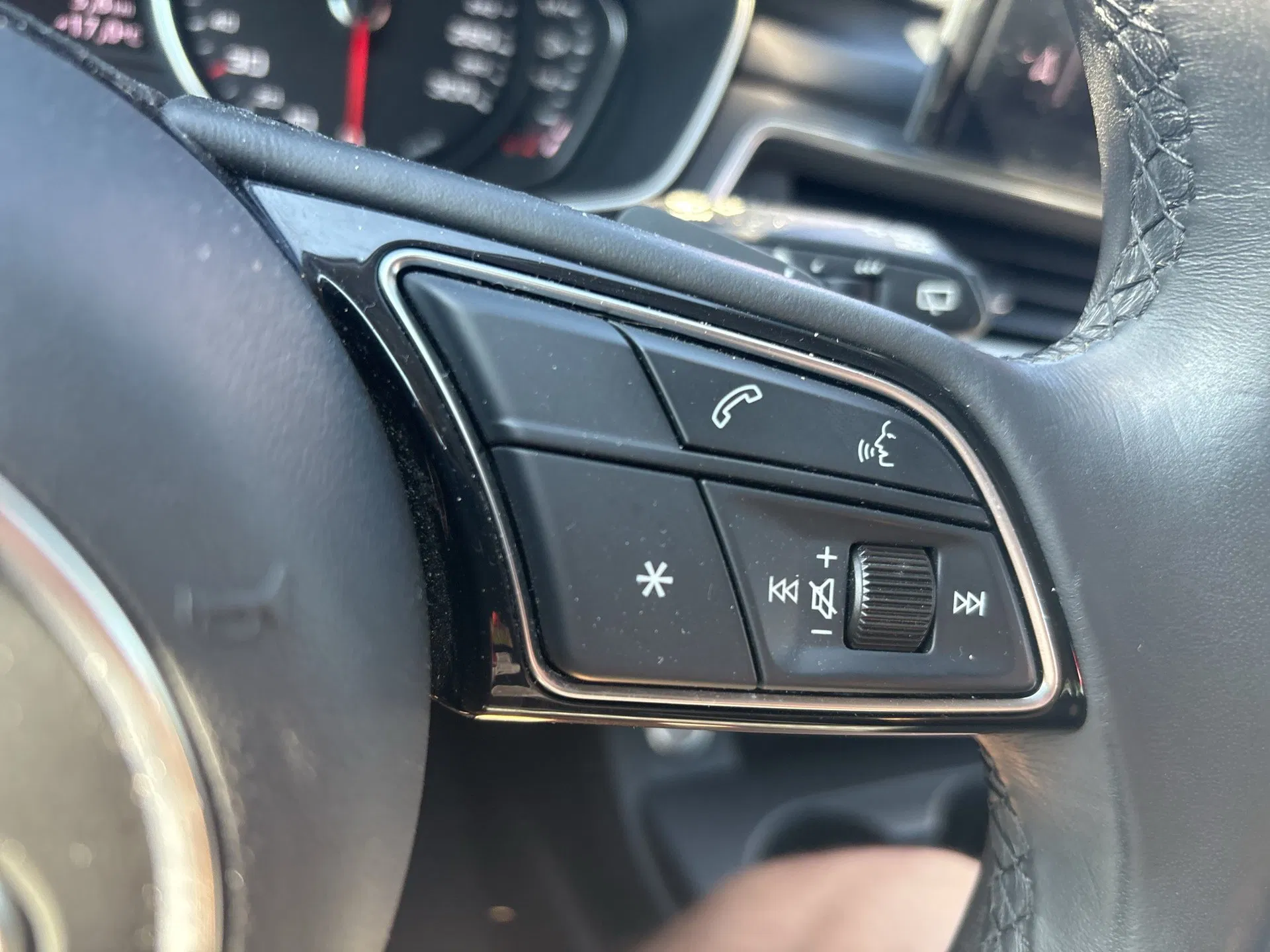 Audi A4 Avant 30 2.0 TDI | Bild 15 von 22