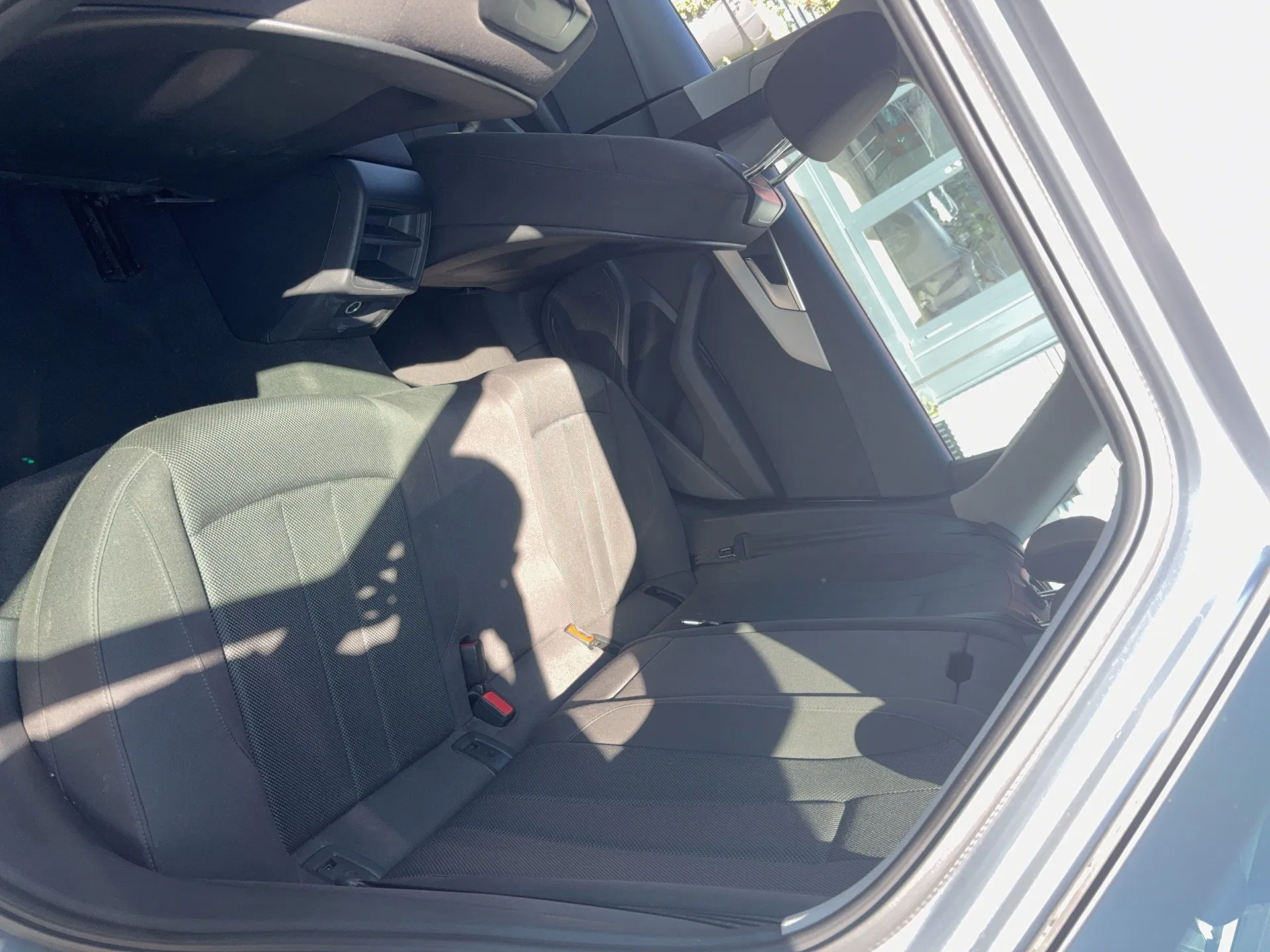 Audi A4 Avant 30 2.0 TDI | Bild 18 von 22