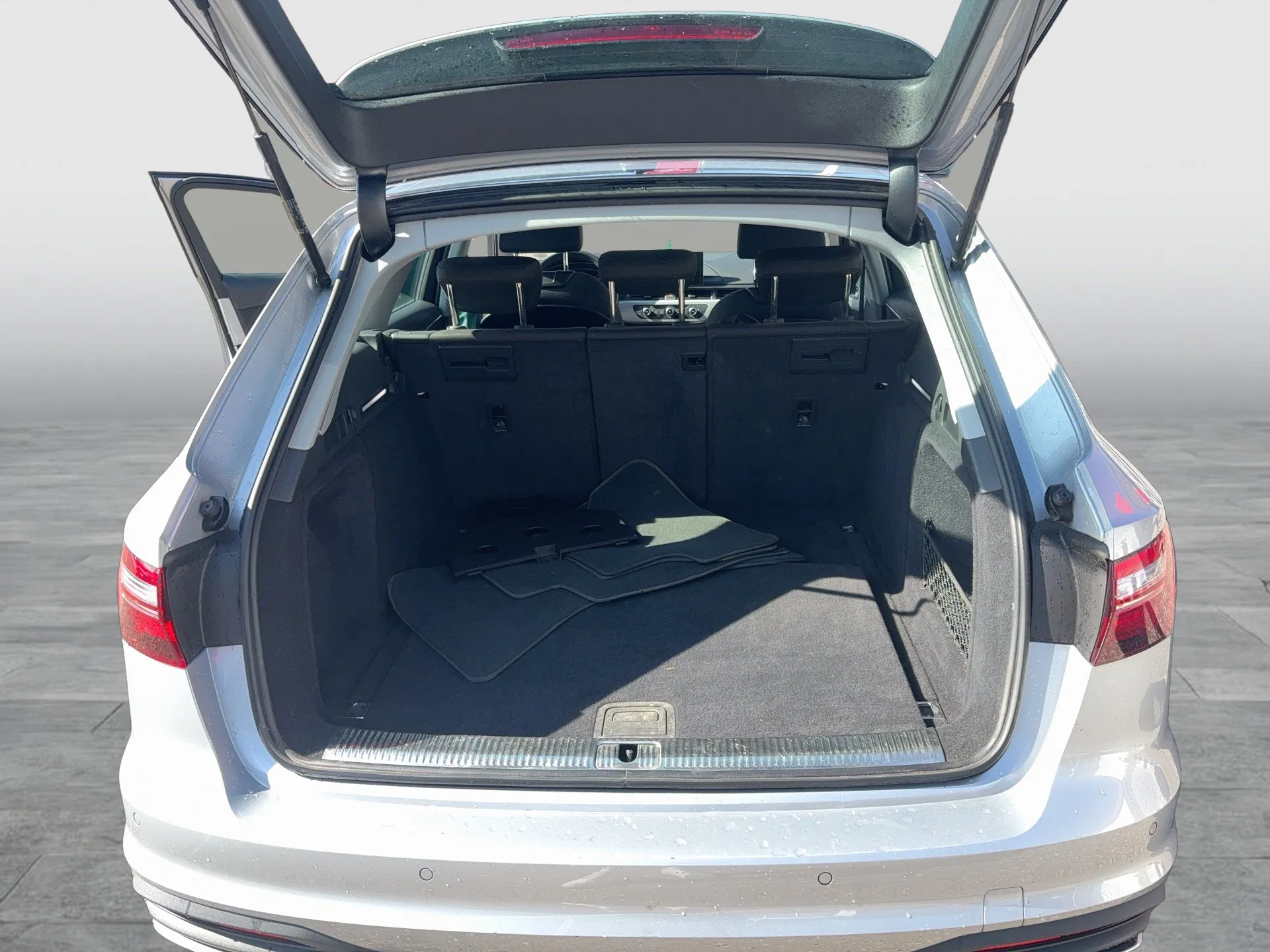 Audi A4 Avant 30 2.0 TDI | Bild 20 von 22