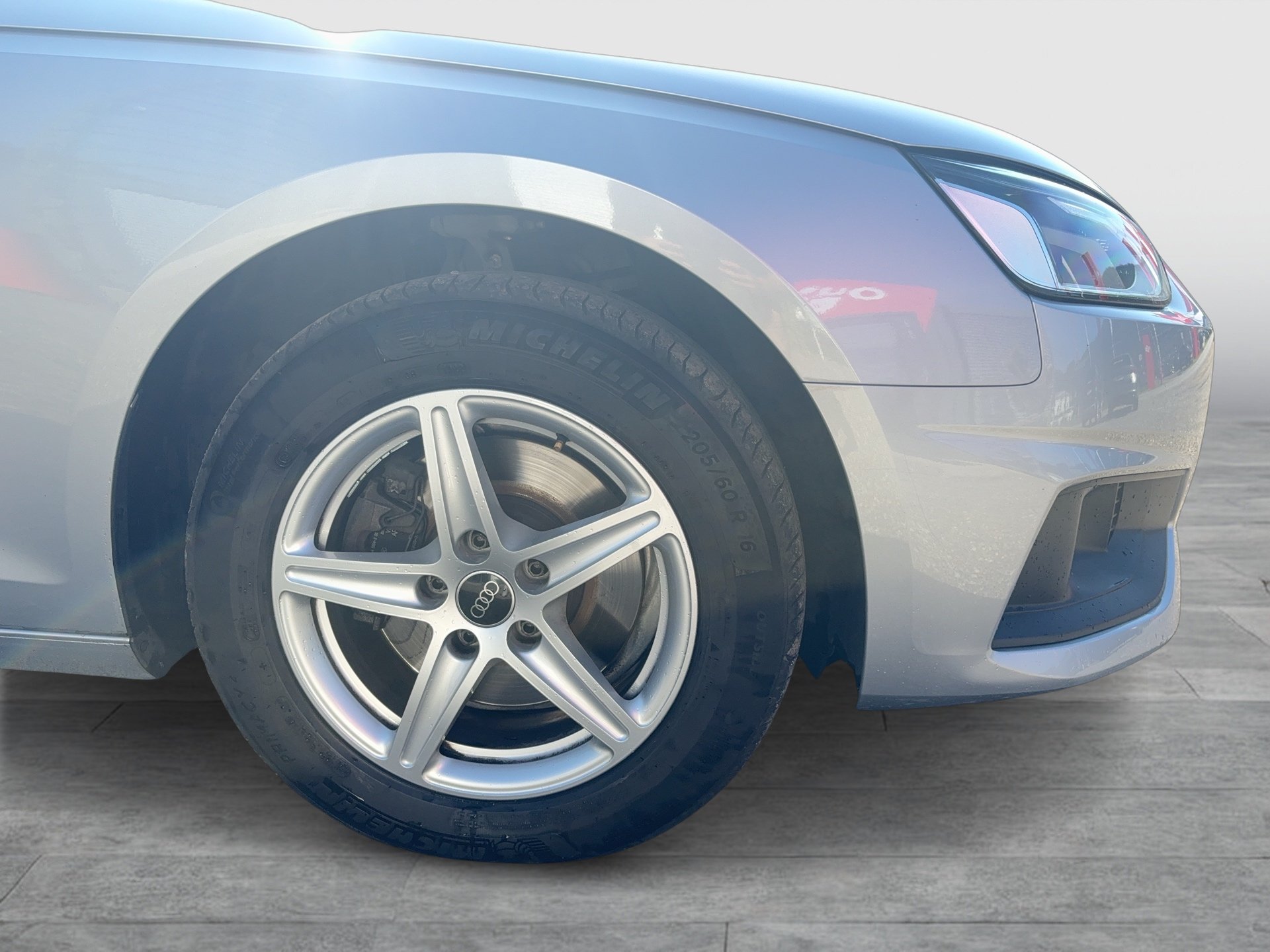 Audi A4 Avant 30 2.0 TDI | Bild 7 von 22