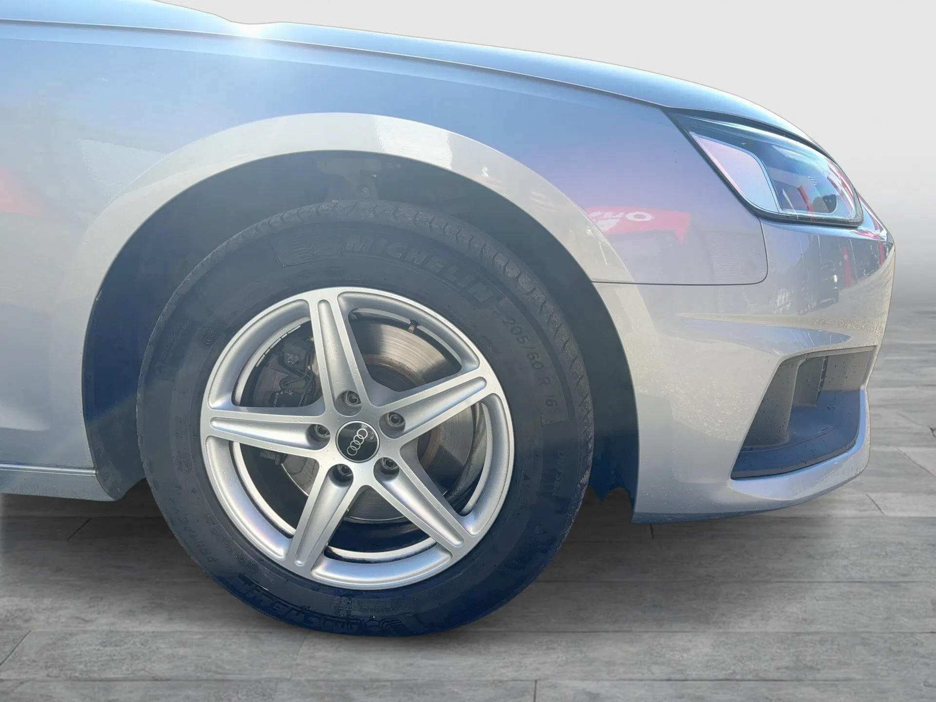 Audi A4 Avant 30 2.0 TDI | Bild 7 von 22