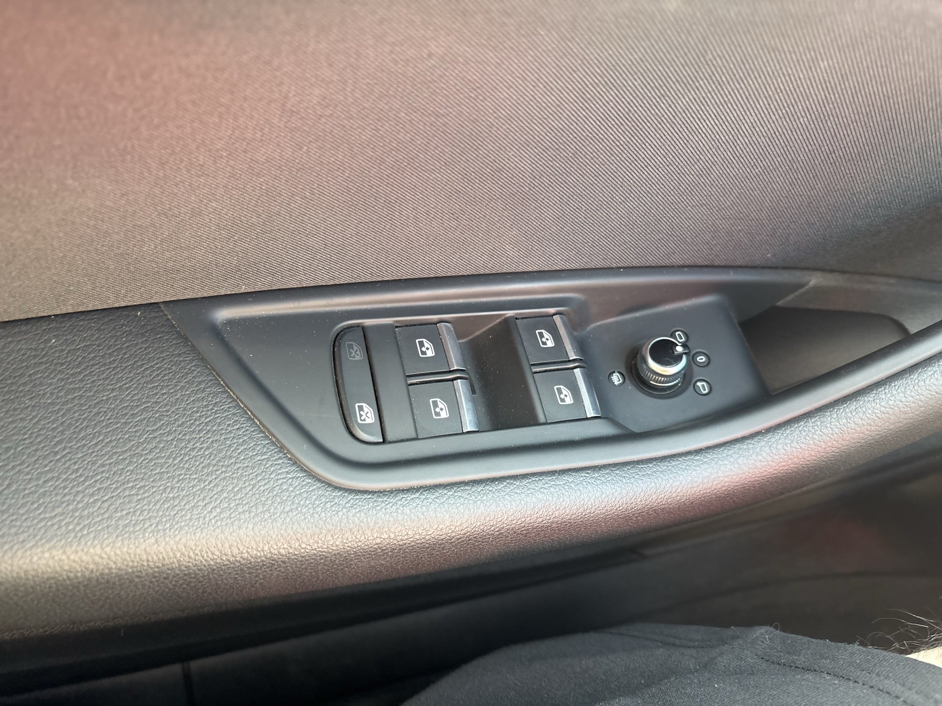 Audi A4 Avant 30 2.0 TDI | Bild 9 von 22