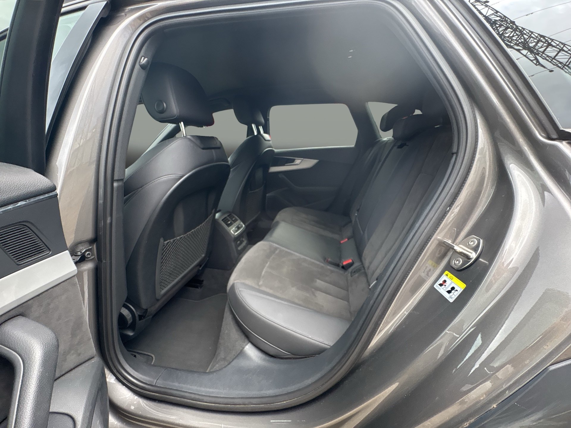 Audi A4 Allroad quattro 40 2.0 TDI | Bild 18 von 31