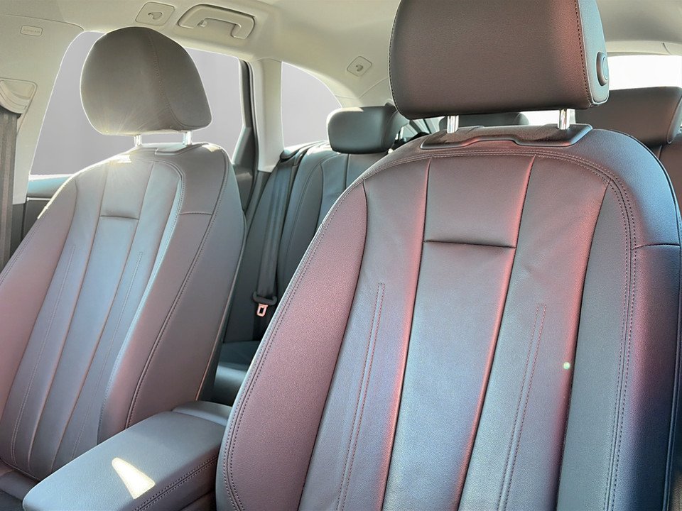 Audi A4 Avant 30 2.0 TDI | Bild 14 von 21