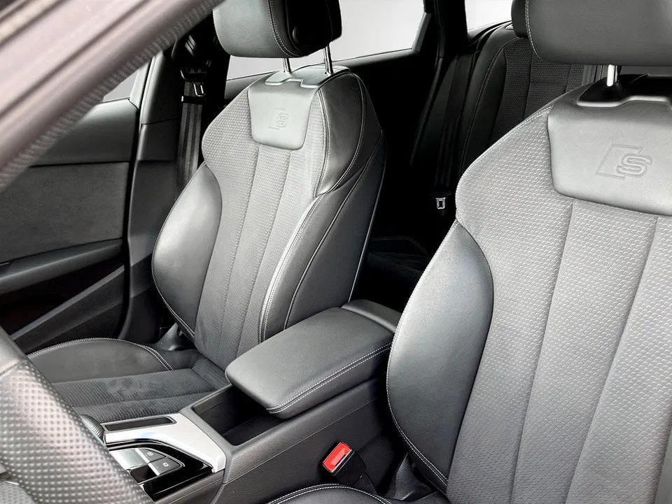 Audi A4 Avant 40 TDI quattro S-Line | Bild 13 von 21