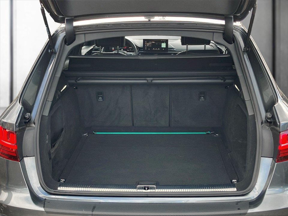 Audi A4 Avant 40 TDI quattro S-Line | Bild 20 von 21