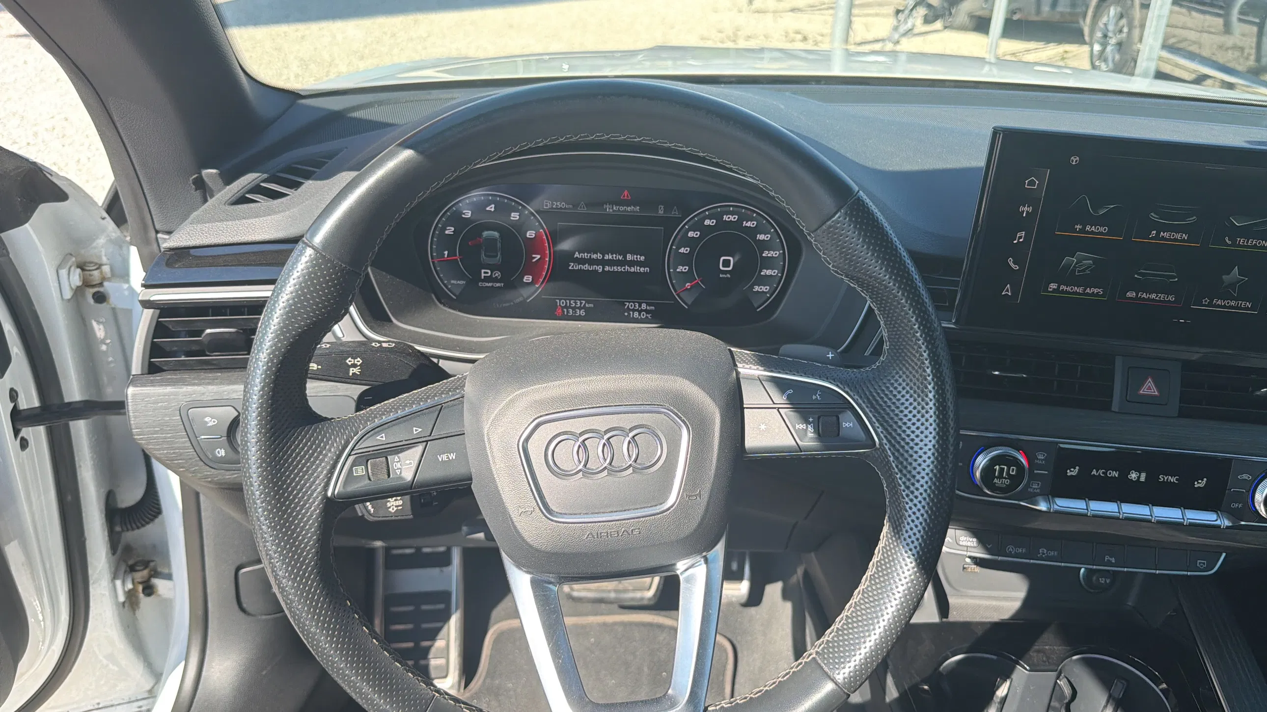 Audi A5 Cabriolet 40 2.0 TFSI MHEV S-Line | Bild 10 von 20