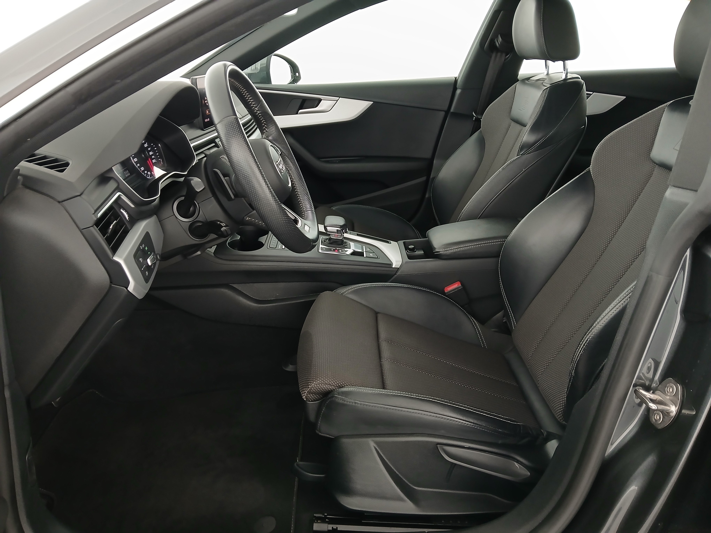 Audi A5 Sportback 2.0 SB 35 TFSI | Bild 14 von 31