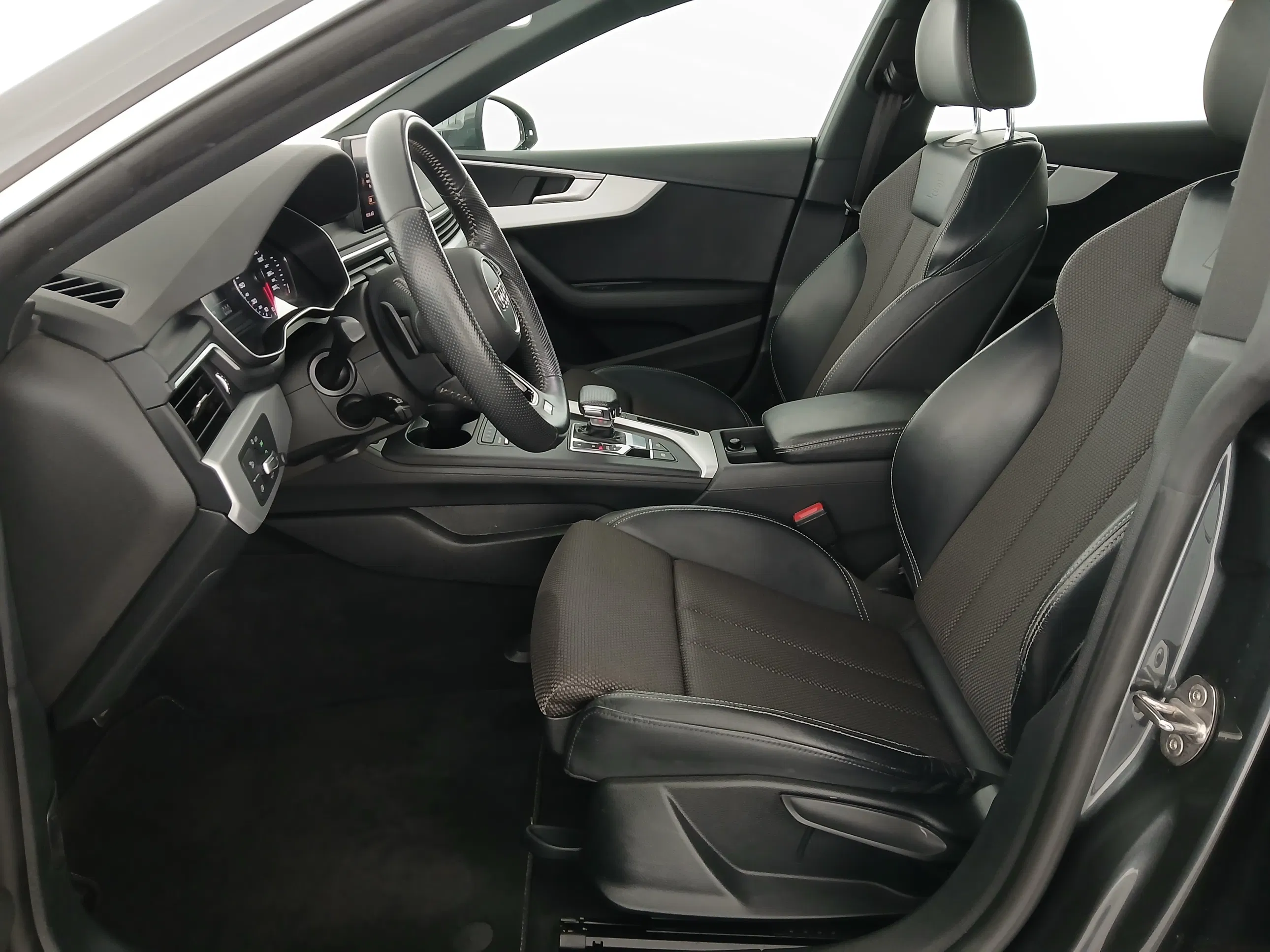 Audi A5 Sportback 2.0 SB 35 TFSI | Bild 14 von 31