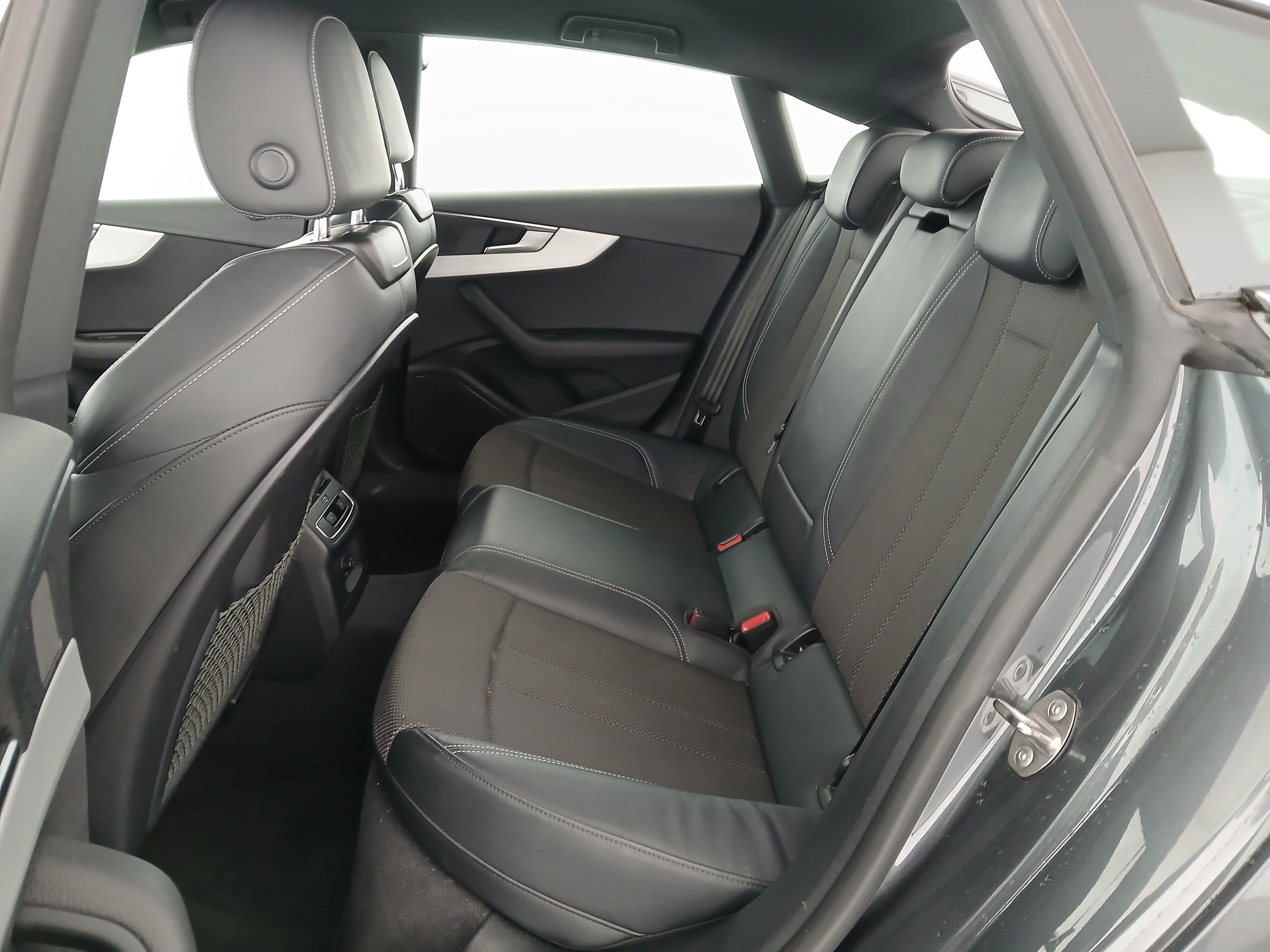 Audi A5 Sportback 2.0 SB 35 TFSI | Bild 27 von 31