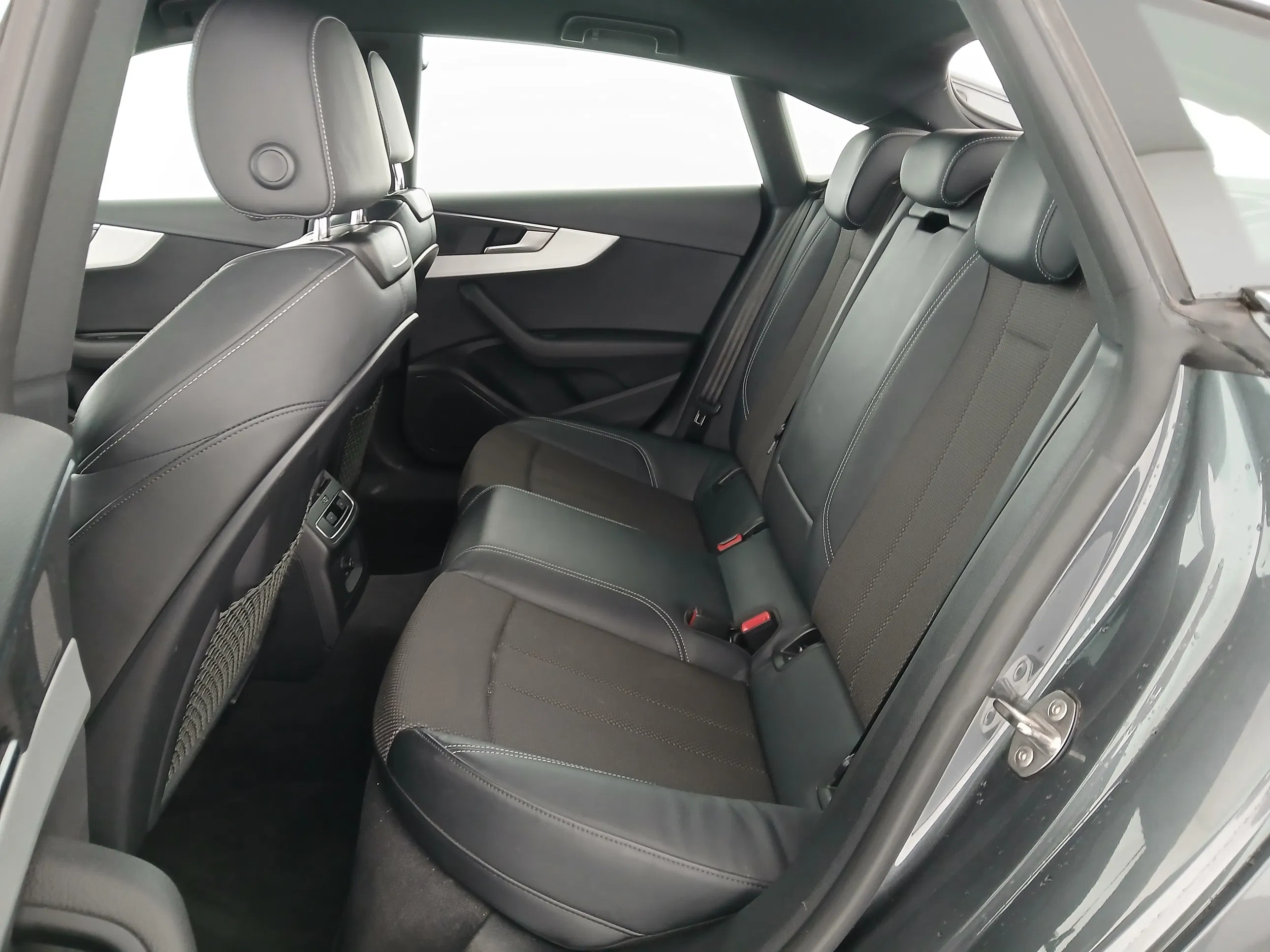 Audi A5 Sportback 2.0 SB 35 TFSI | Bild 27 von 31