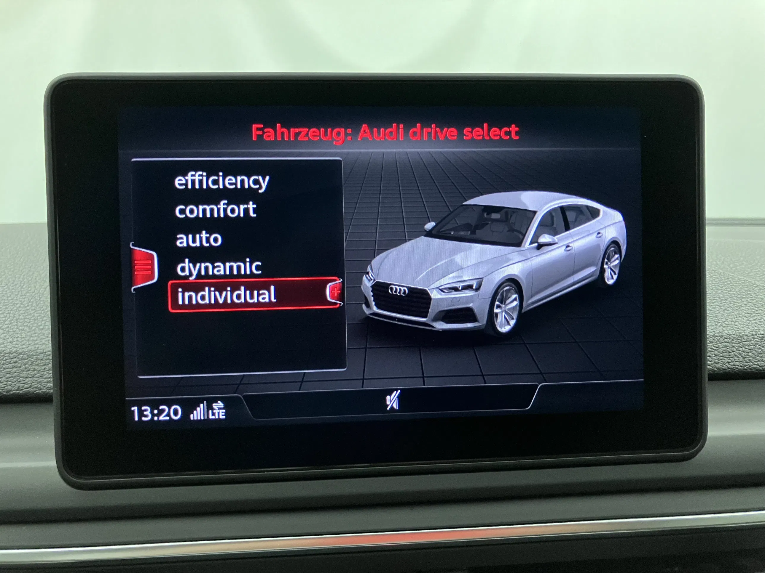 Audi A5 Sportback 30 TDI advanced | Bild 21 von 27