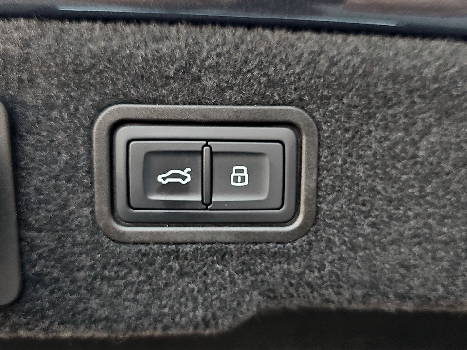 Audi A8 L 50 TDI quattro | Bild 26 von 27