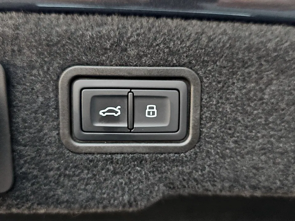 Audi A8 L 50 TDI quattro | Bild 26 von 27
