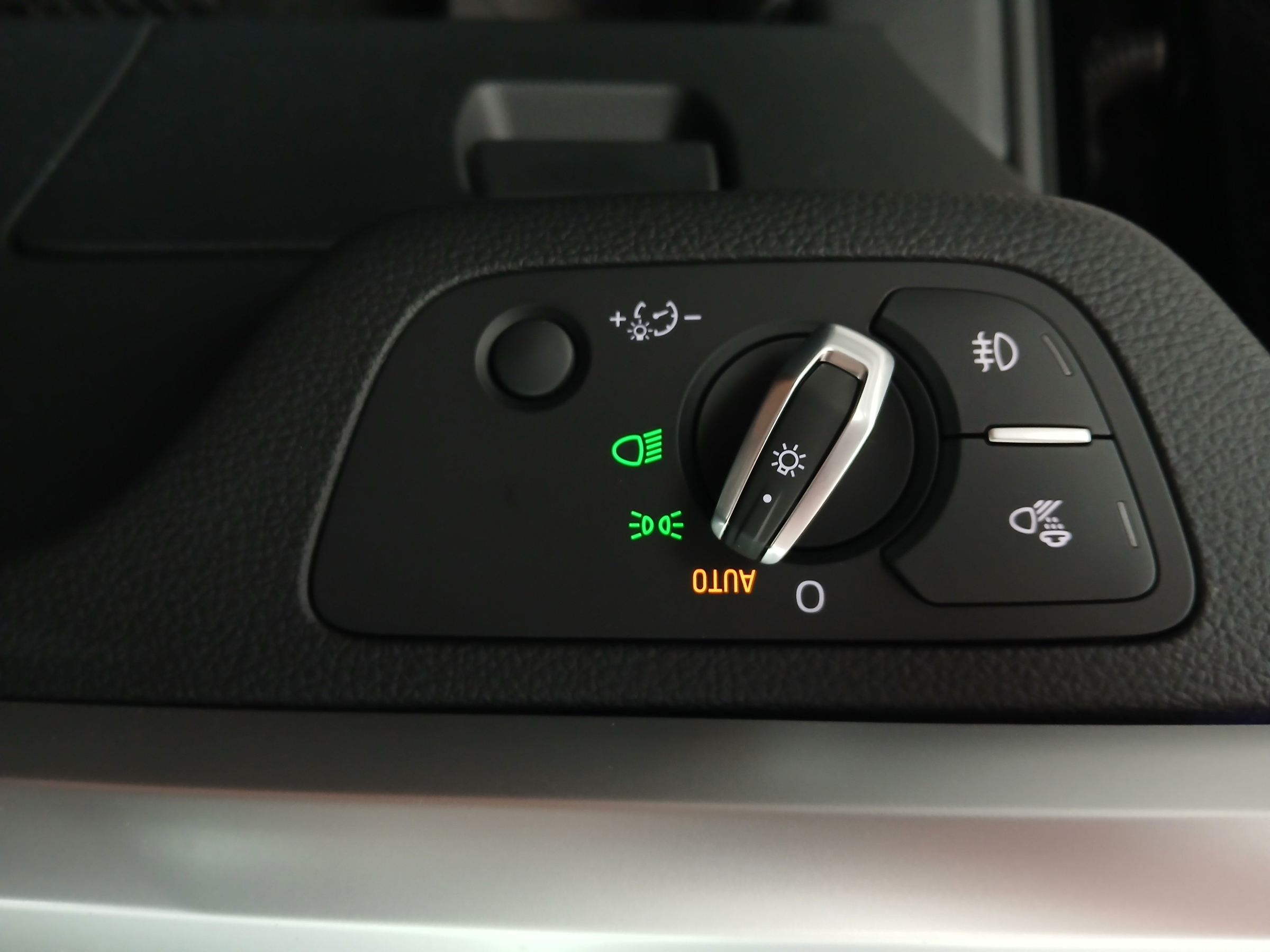 Audi Q5 30 2.0 TDI | Bild 13 von 31