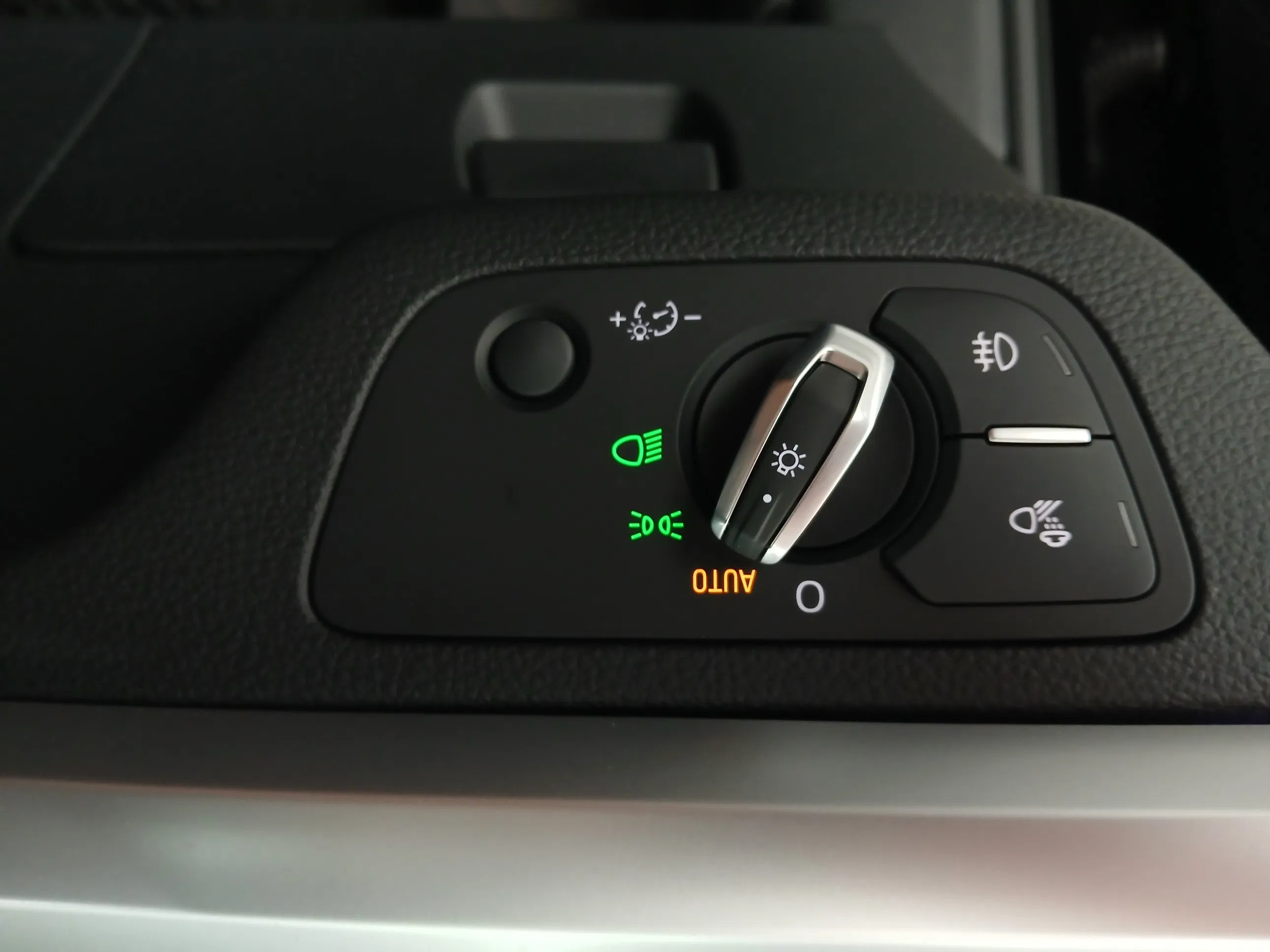 Audi Q5 30 2.0 TDI | Bild 13 von 31