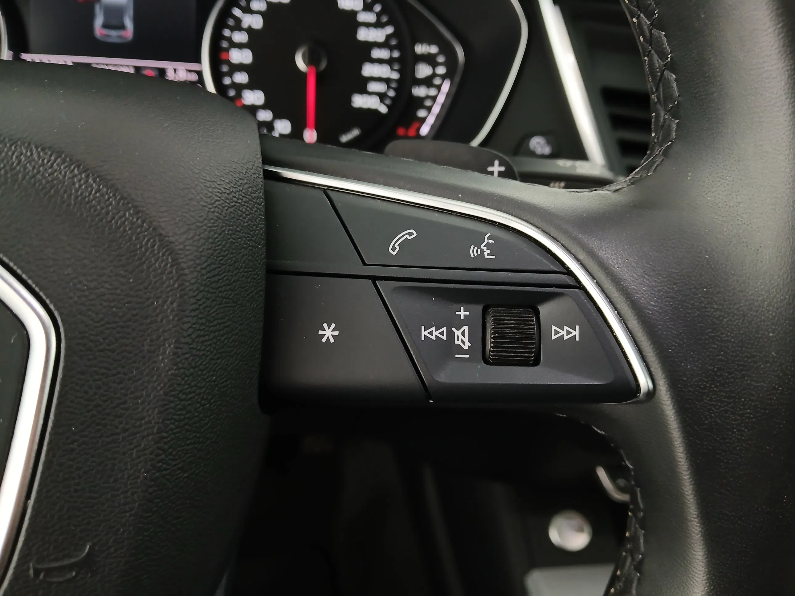 Audi Q5 30 2.0 TDI | Bild 19 von 31