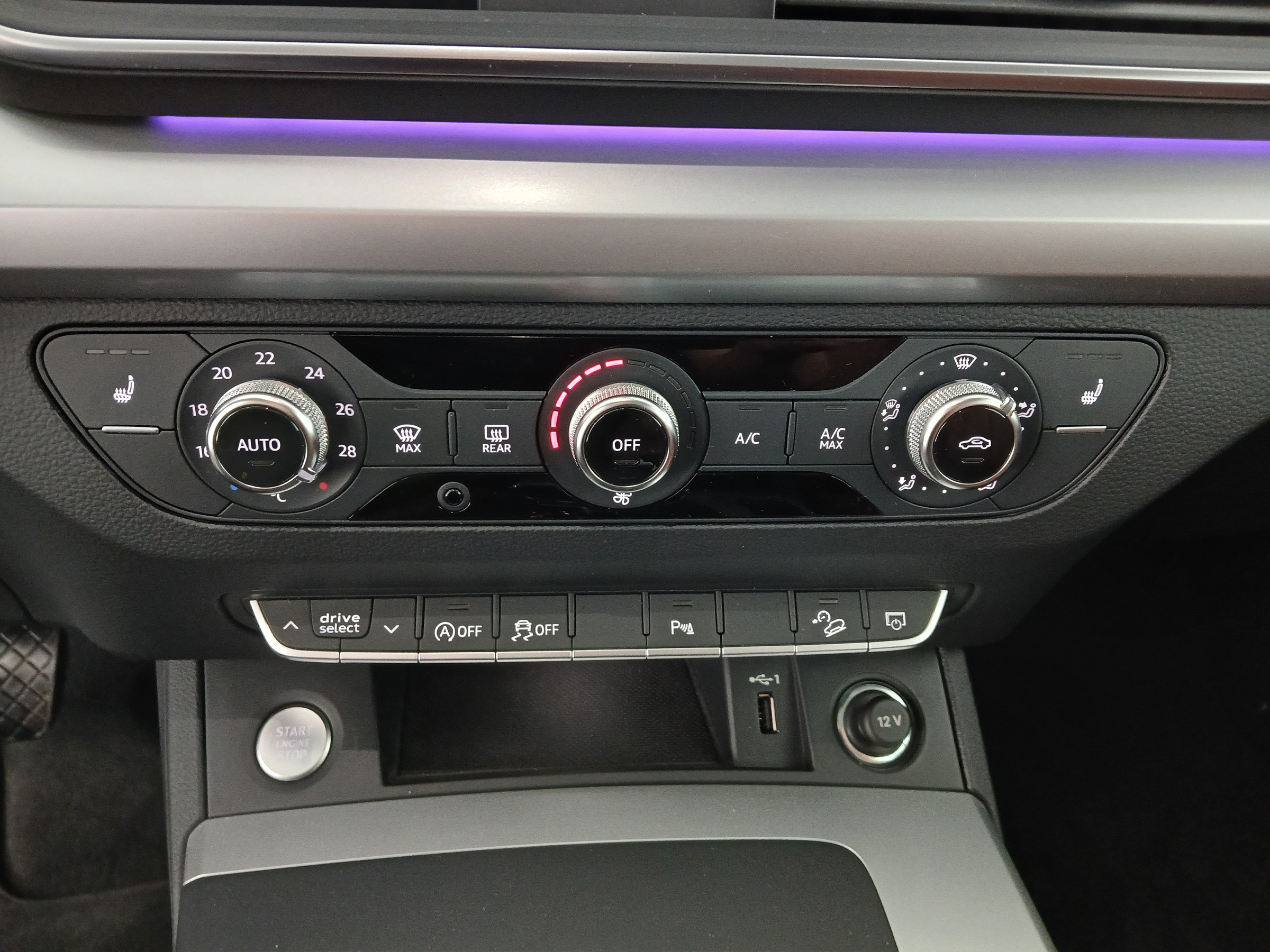 Audi Q5 30 2.0 TDI | Bild 25 von 31