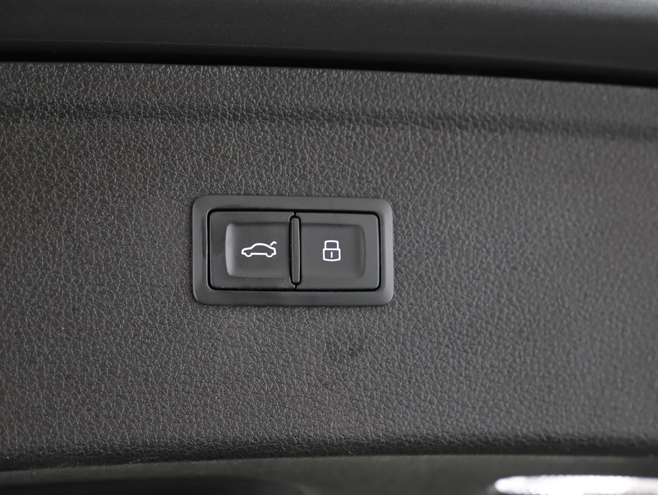 Audi Q5 40 2.0 TDI quattro S-Line | Bild 17 von 22