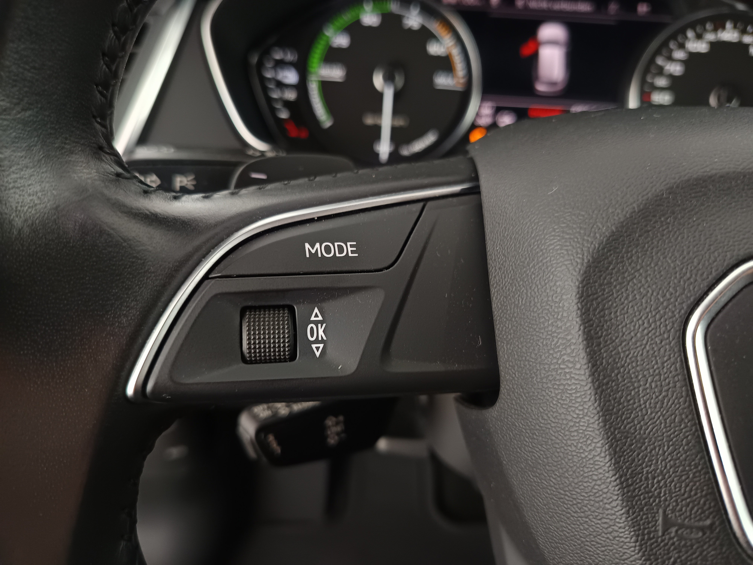 Audi Q5 2.0 e 55 TFSI e quattro sport | Bild 17 von 31