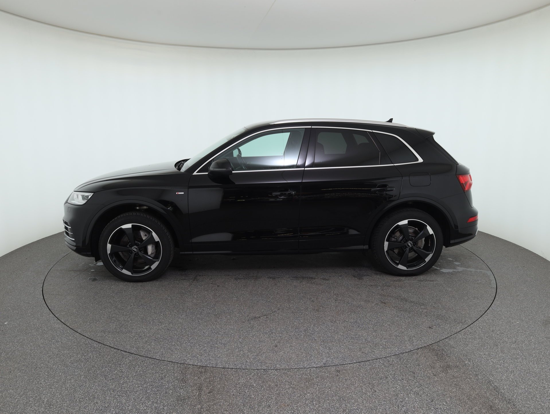 Audi Q5 2.0 e 55 TFSI e quattro sport | Bild 9 von 31