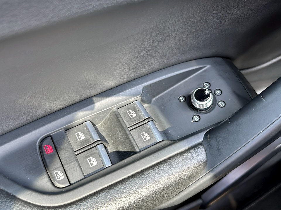 Audi Q5 40 TDI quattro S-Line | Bild 12 von 17