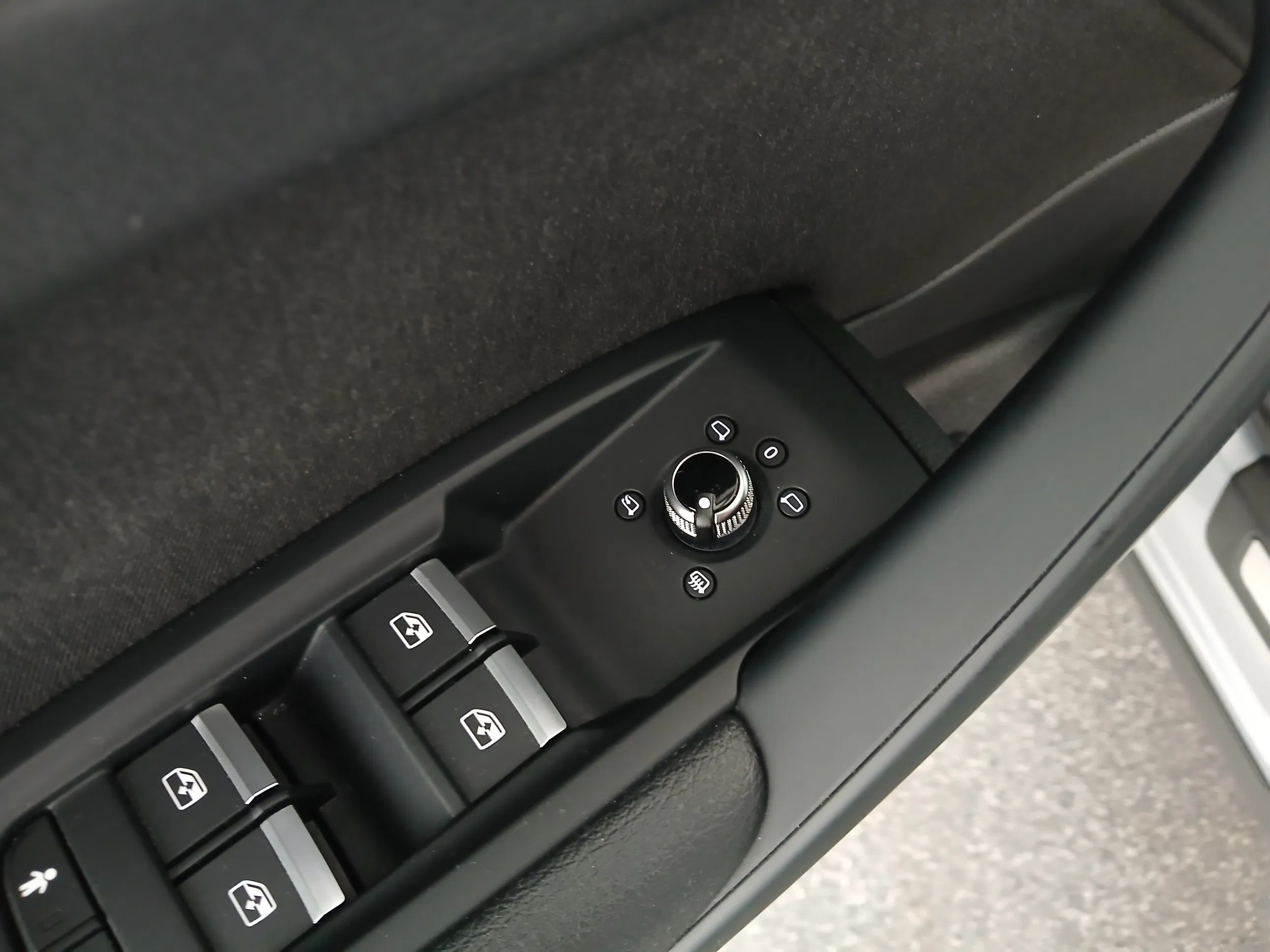 Audi Q5 2.0 40 TDI quattro design | Bild 12 von 31