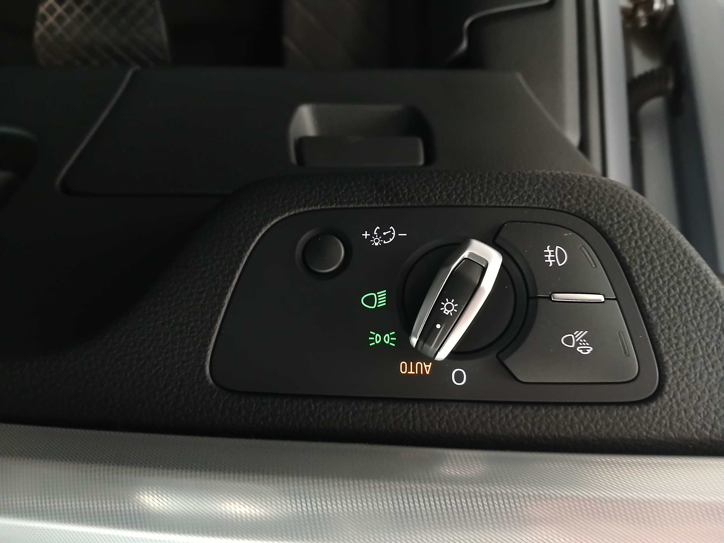 Audi Q5 2.0 40 TDI quattro design | Bild 13 von 31