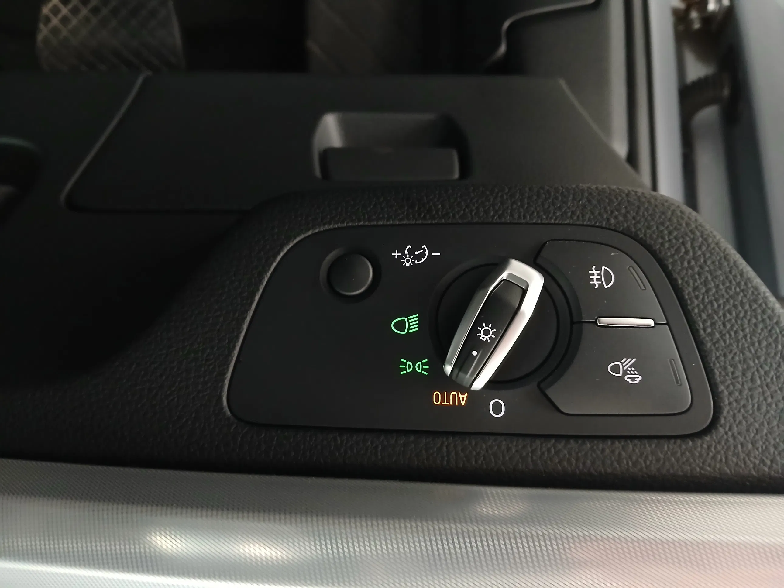 Audi Q5 2.0 40 TDI quattro design | Bild 13 von 31